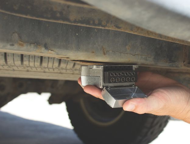 TRAILER PLUGS & SOCKETS