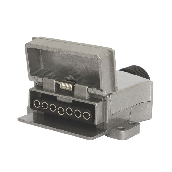 Flat LED 7 Pin Metal Trailer Socket – 15A, Dustproof, Threaded Cap